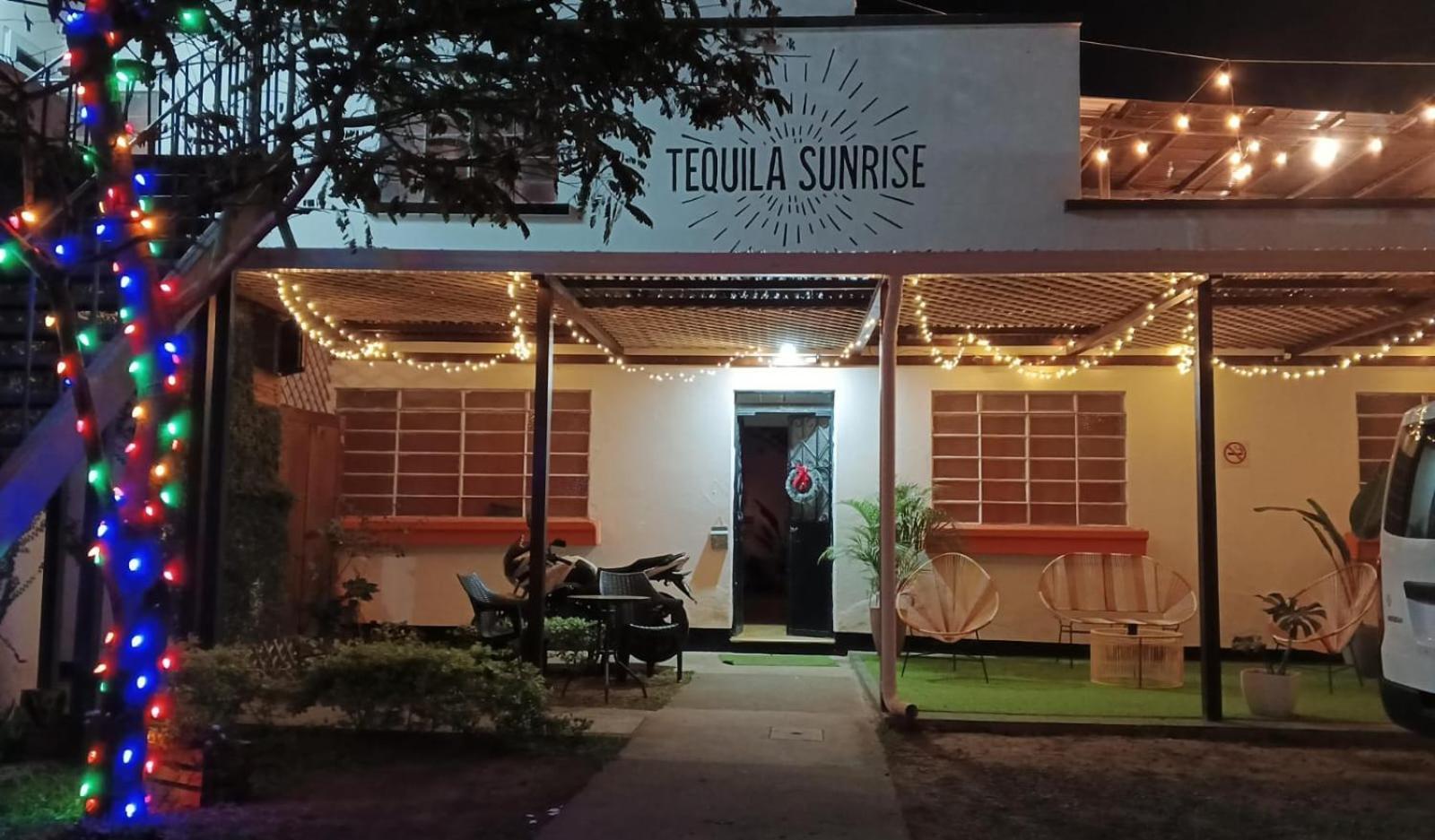 גואטמלה Tequila Sunrise Hostel מראה חיצוני תמונה