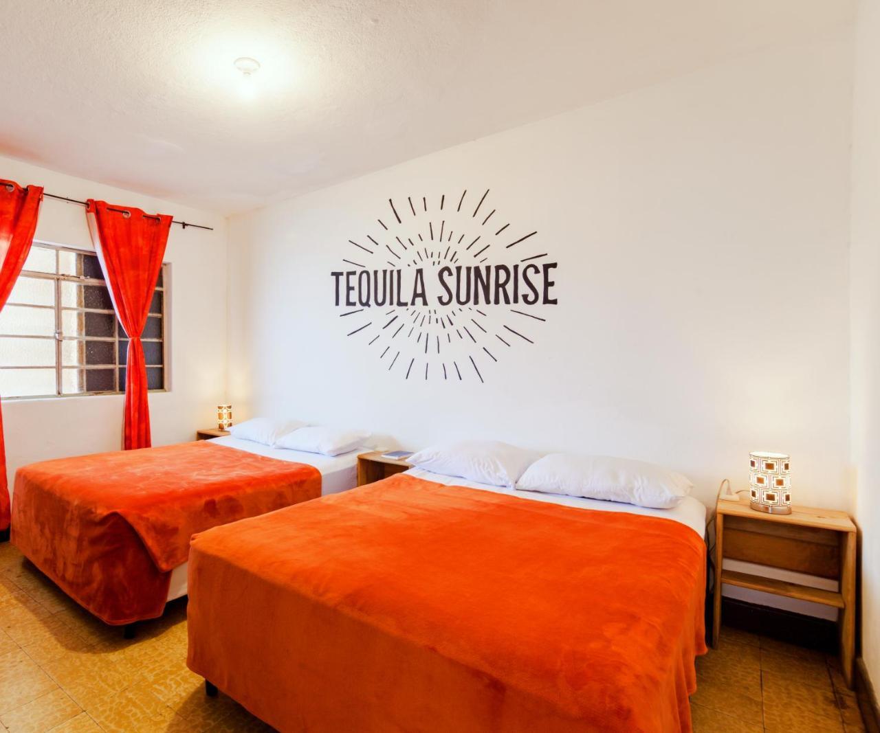 גואטמלה Tequila Sunrise Hostel מראה חיצוני תמונה